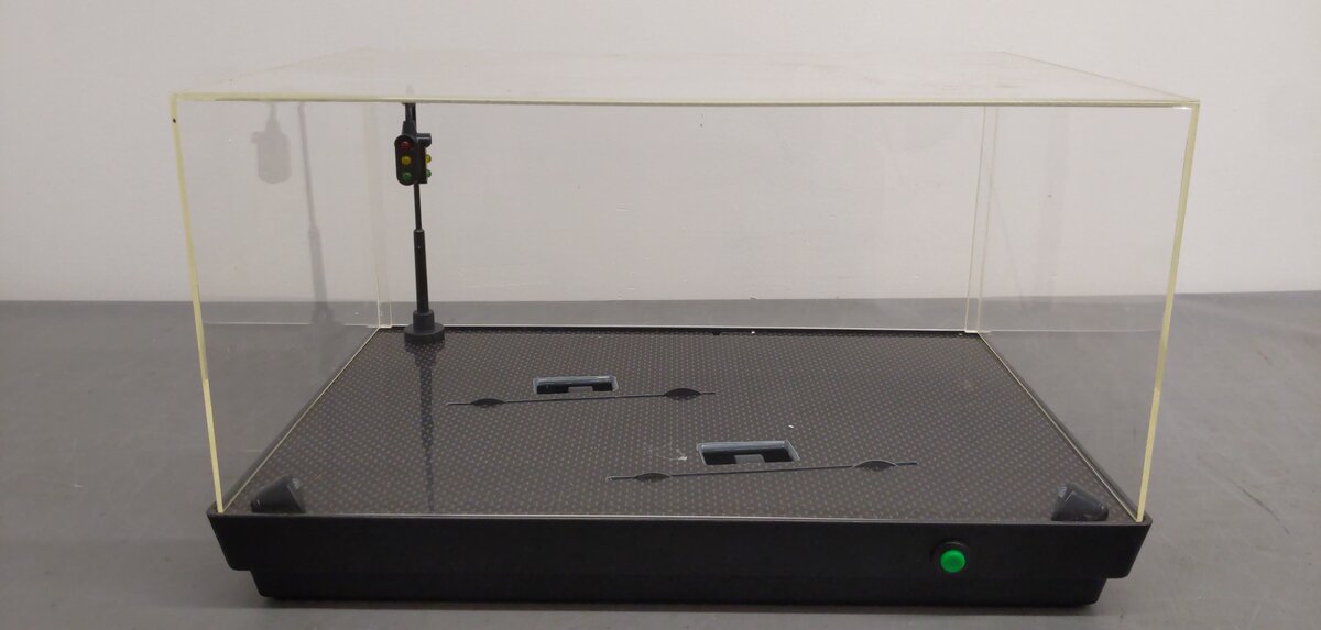 Stages Diecast Systems 1:24 Scale Display Case EX
