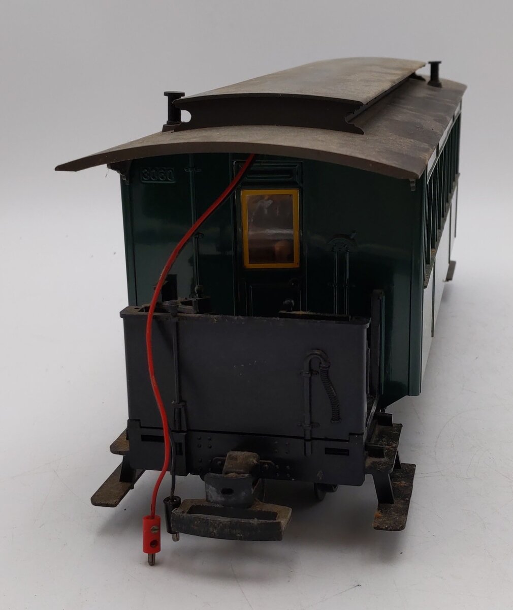 LGB 3060 G Scale Green 8-Wheel Passenger Car (Metal Wheels/Lighted) LN/Box
