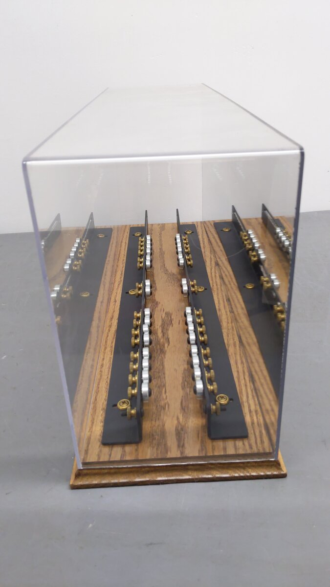 G Scale 26 1/2'' Roller Display Case w/Acrylic Cover EX
