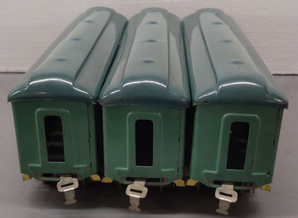 America Flyer Vintage O Prewar Tinplate Illuminated Passenger Cars 3281, 3282[3]