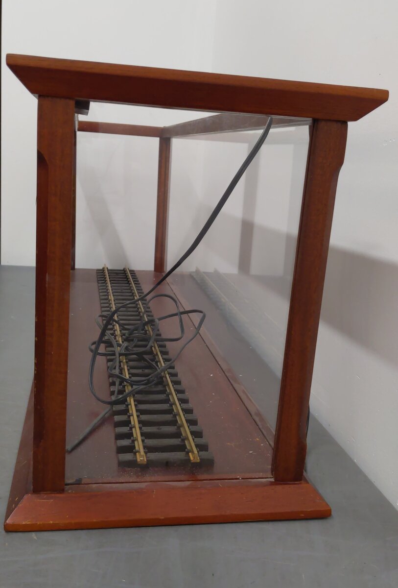 G Scale 38 1/2'' Wooden Display Case w/Glass Windows EX