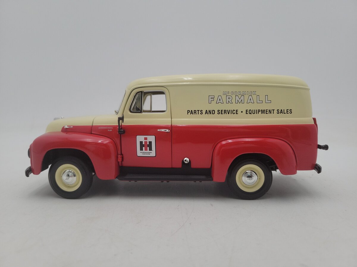 First Gear 49-0024 53 1:25 Scale 53 IH 
