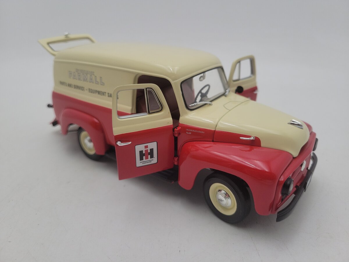 First Gear 49-0024 53 1:25 Scale 53 IH 