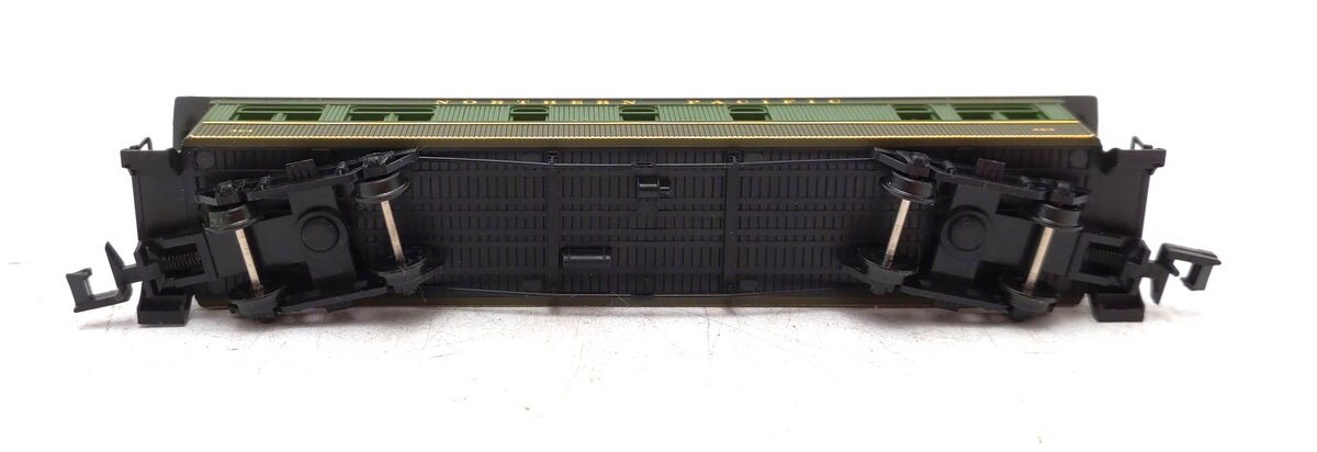 Roundhouse 88128 N Scale Northern Pacific 50' Overland Combine Car #525 NIB