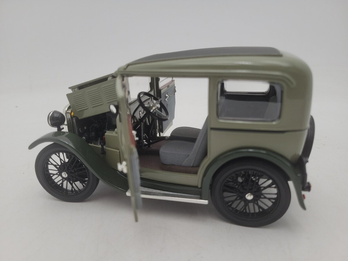 Ricko 1:18 Scale Green and Black BMW Dixi Classic European Diecast Car EX