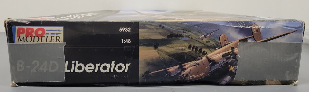 Pro Modeler 5932 1:48 B-24D Liberator Military Aircraft Plane Model Kit NIB