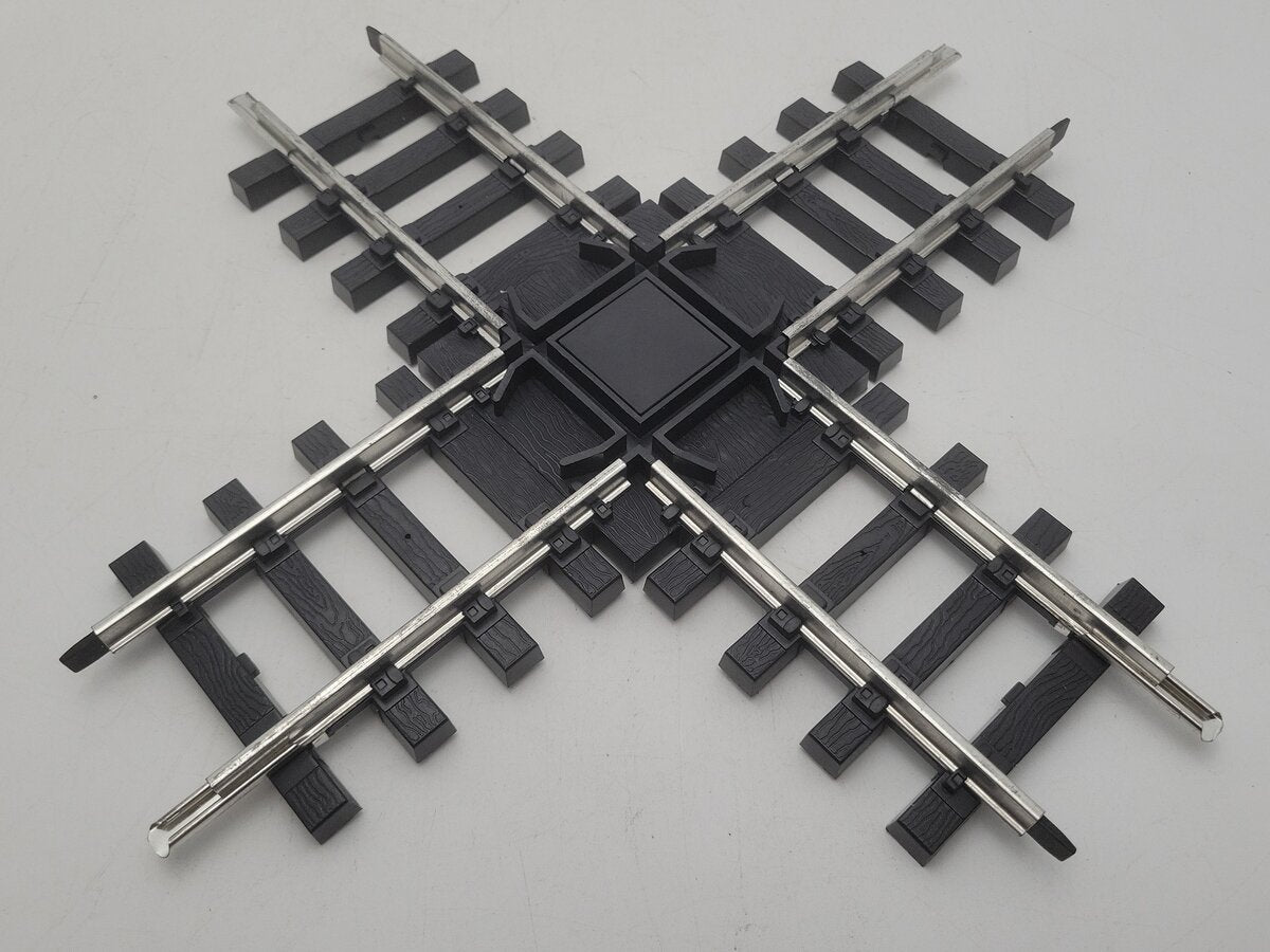 Bachmann 94358 G 90 Degree Crossing w/4 Half Sections of Straight Steel Track EX/Box