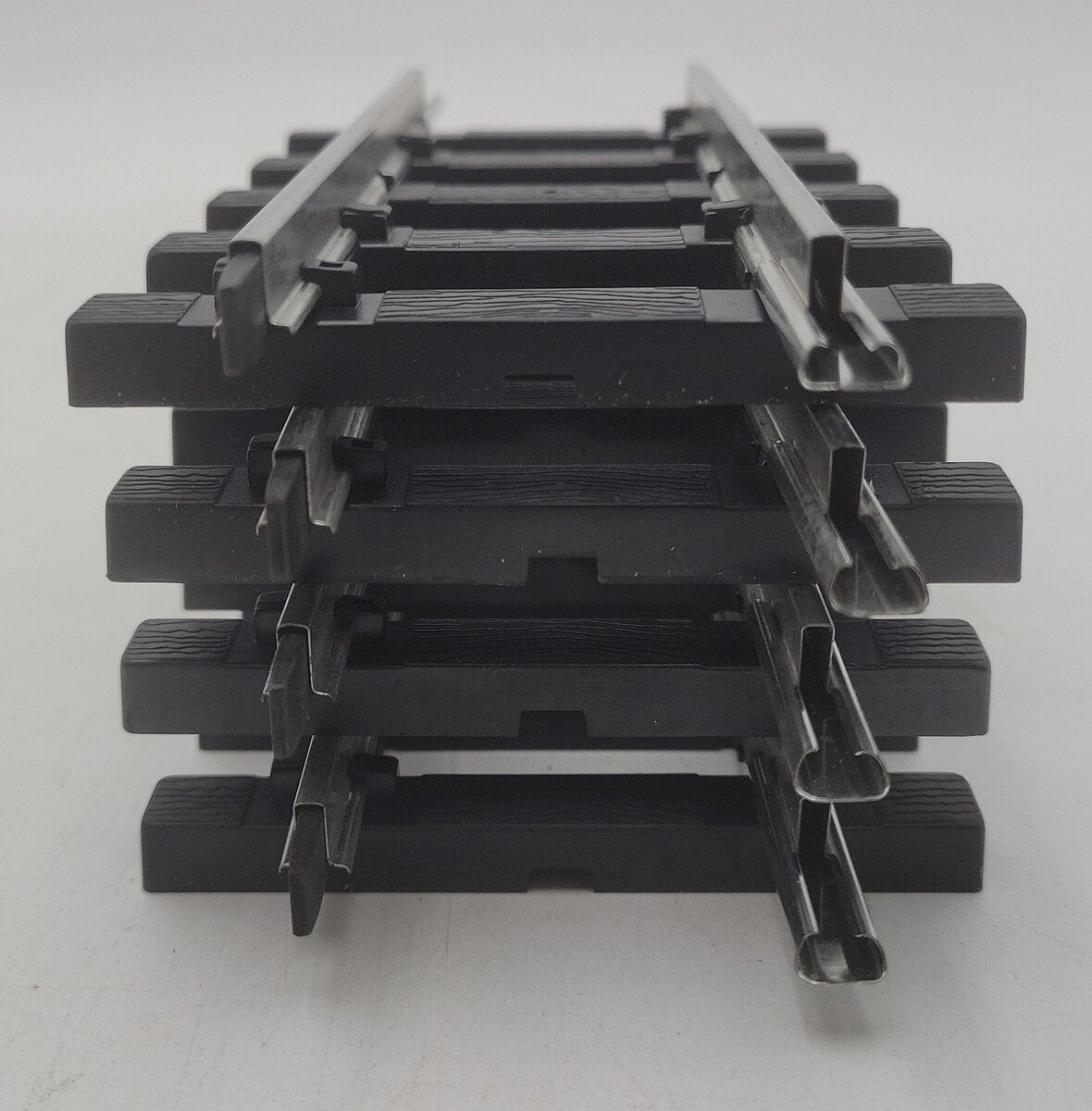 Bachmann 94358 G 90 Degree Crossing w/4 Half Sections of Straight Steel Track EX/Box