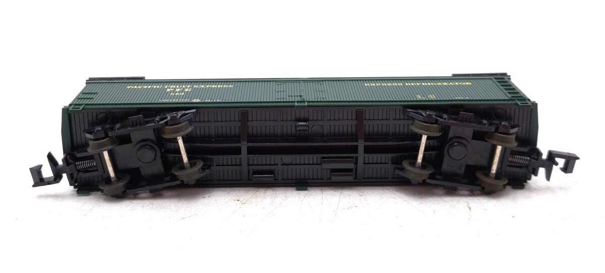 Roundhouse 82901 N Pacific Fruit Express 50' Refrigerator Car #500 NIB