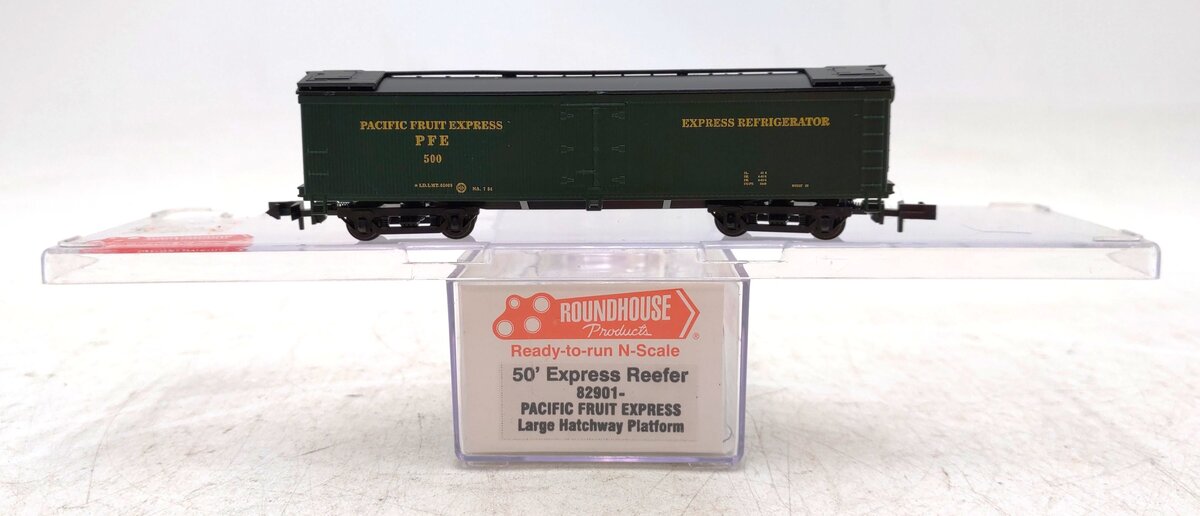 Roundhouse 82901 N Pacific Fruit Express 50' Refrigerator Car #500 NIB