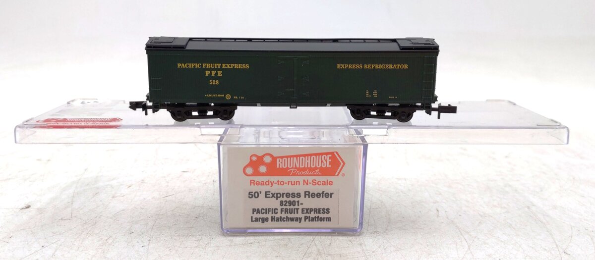 Roundhouse 82901 N Pacific Fruit Express 50' Refrigerator Car #528 NIB