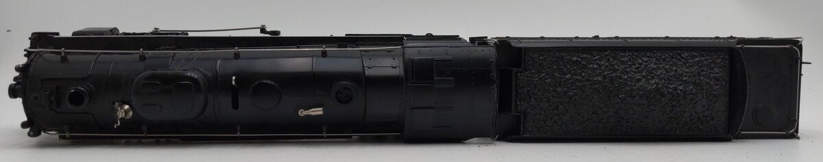 Lionel 6-8215 O Gauge Nickel Plate Road Berkshire 2-8-4 Steam Engine & Tender EX/Box