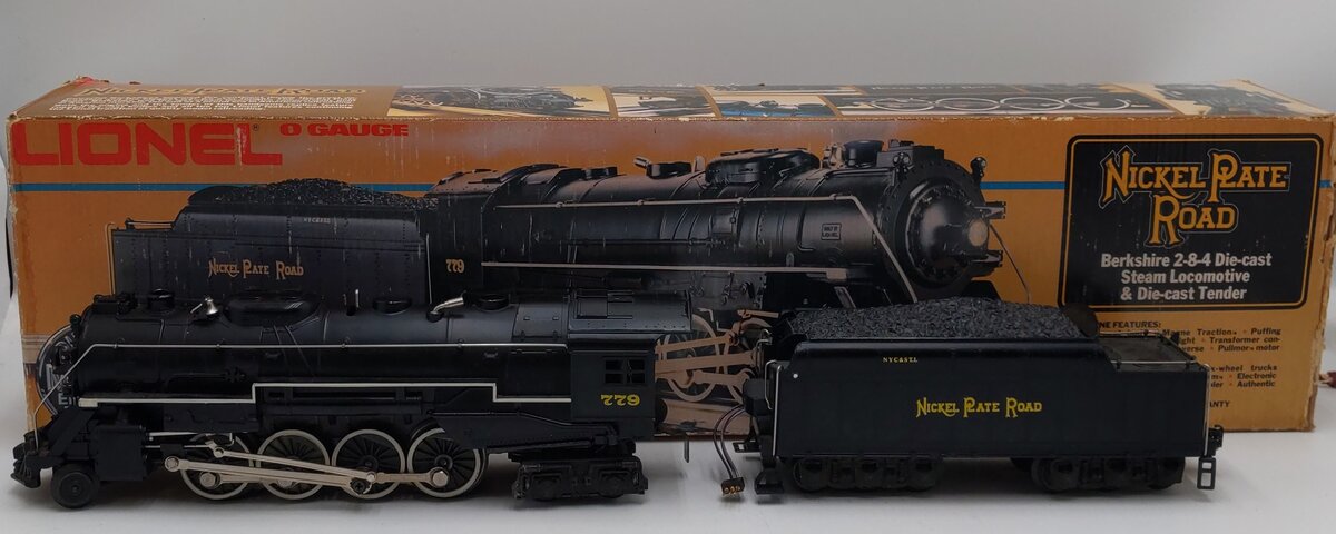 Lionel 6-8215 O Gauge Nickel Plate Road Berkshire 2-8-4 Steam Engine & Tender EX/Box