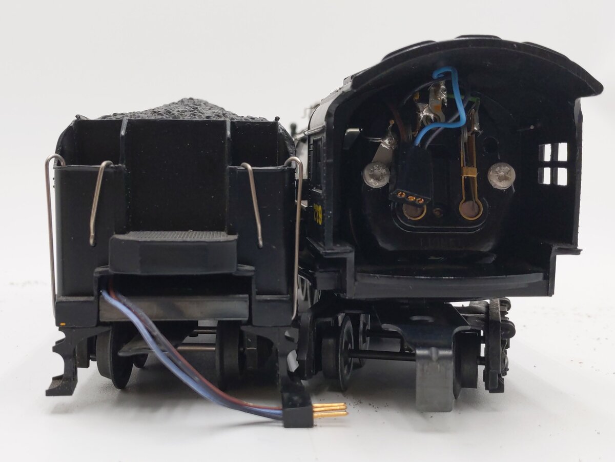 Lionel 6-8215 O Gauge Nickel Plate Road Berkshire 2-8-4 Steam Engine & Tender EX/Box