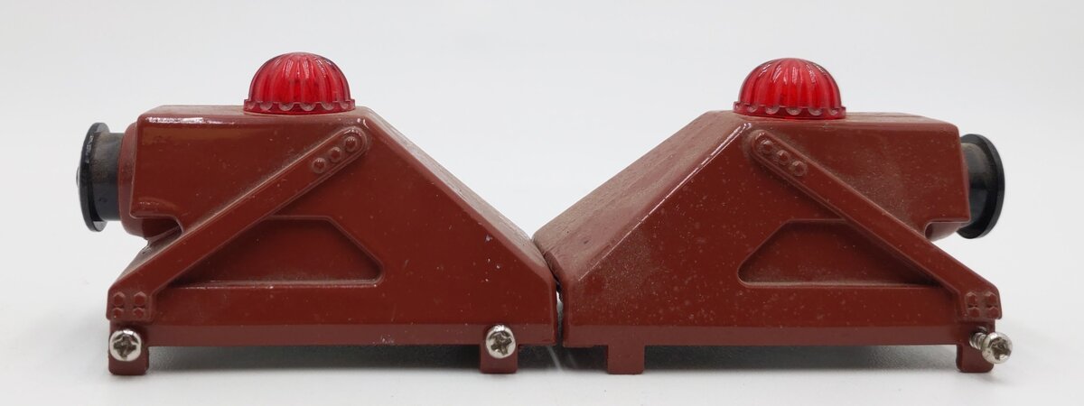 Lionel 6-2283 O/O27 Gauge Diecast Illuminated Bumpers (Set of 2) EX/Box