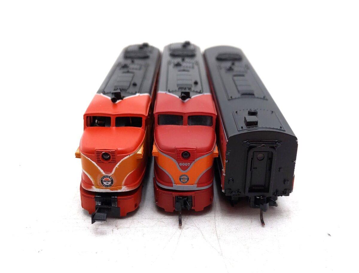 Con-Cor N Scale Southern Pacific A/B Unit Diesel & Dummy Locomotives [3] LN
