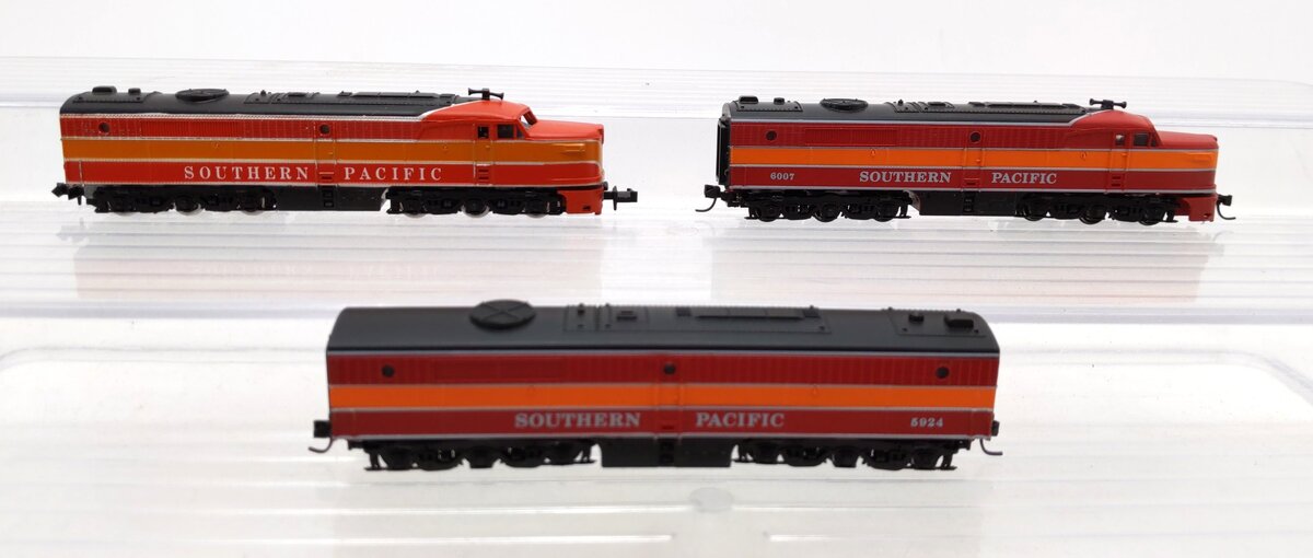 Con-Cor N Scale Southern Pacific A/B Unit Diesel & Dummy Locomotives [3] LN