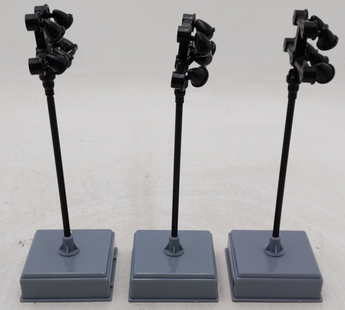 Lemax 4119 O Scale Field Lights Lighted Accessory (31.5cm) (3) EX