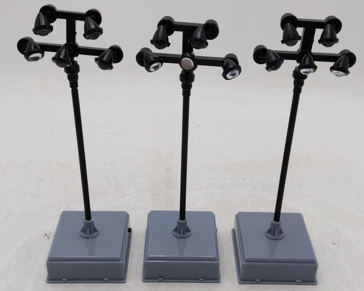 Lemax 4119 O Scale Field Lights Lighted Accessory (31.5cm) (3) EX