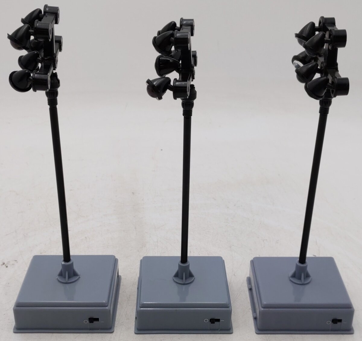 Lemax 4119 O Scale Field Lights Lighted Accessory (31.5cm) (3) EX