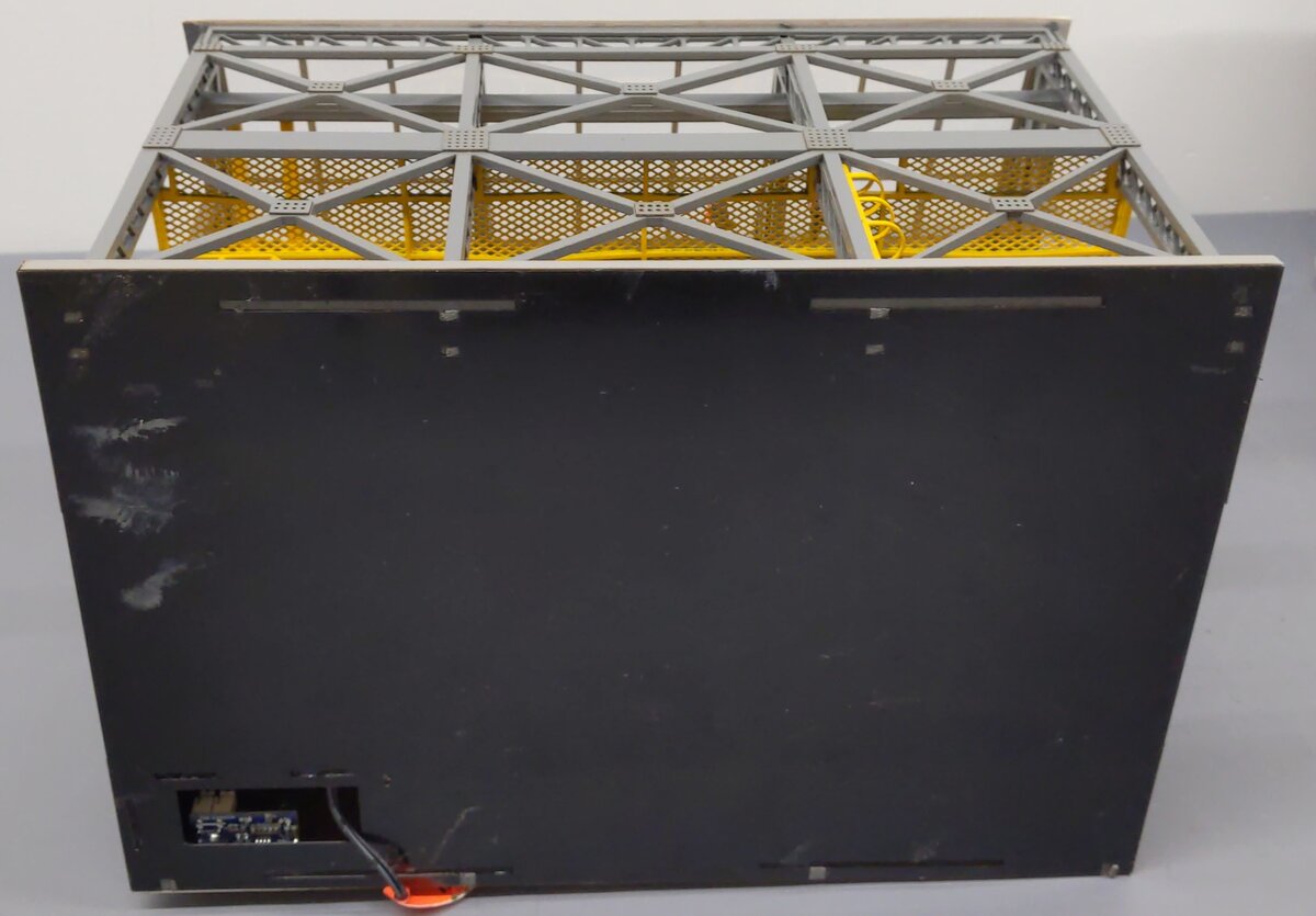 Menards 275-9579 O Gauge Engine Maintenance Facility 1:48 Scale EX