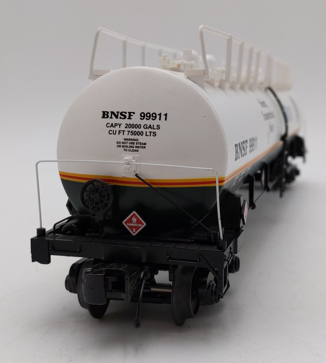 MTH 20-96729 O BNSF 20K Gallon 4-Compartment Tank Car #99911 VG