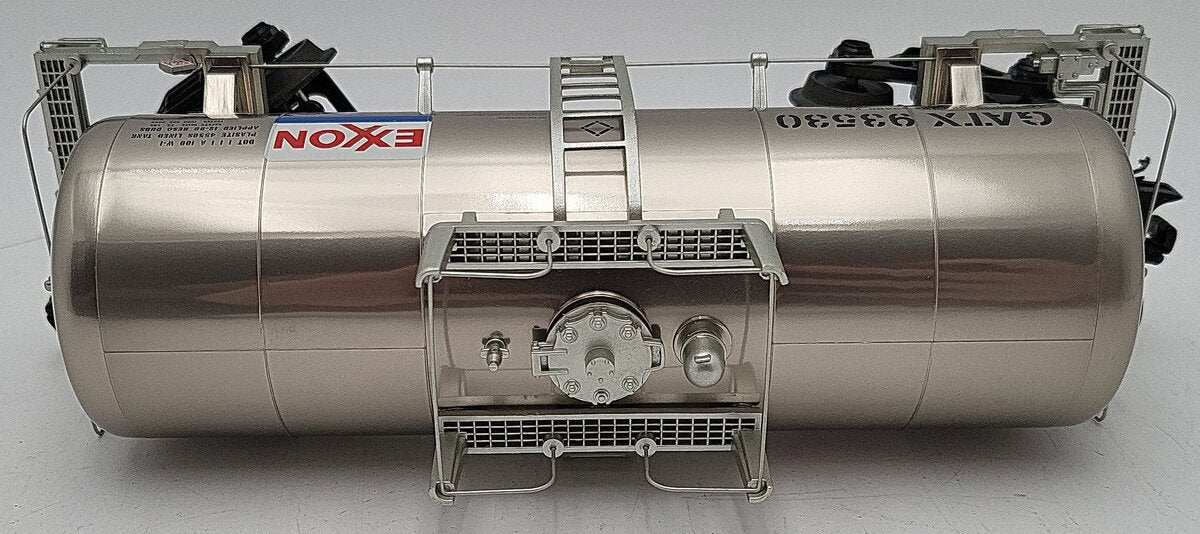 MTH 20-96748 O Exxon Premier 8000 Gallon Tank Car #93530 EX
