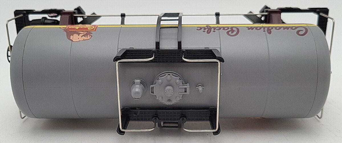 MTH 20-96091 O Canadian Pacific 8000 Gallon Tank Car #381916 EX