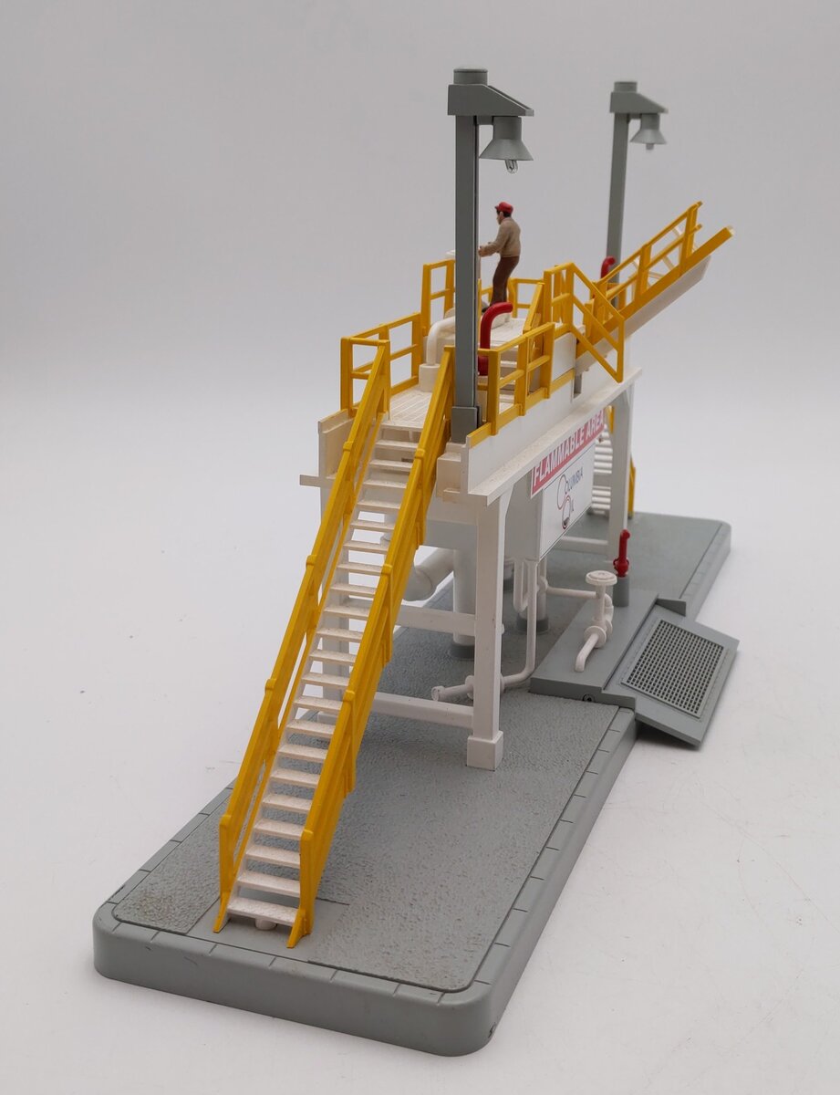 MTH 30-9117 O Gauge Columbia Oil Storage Station VG