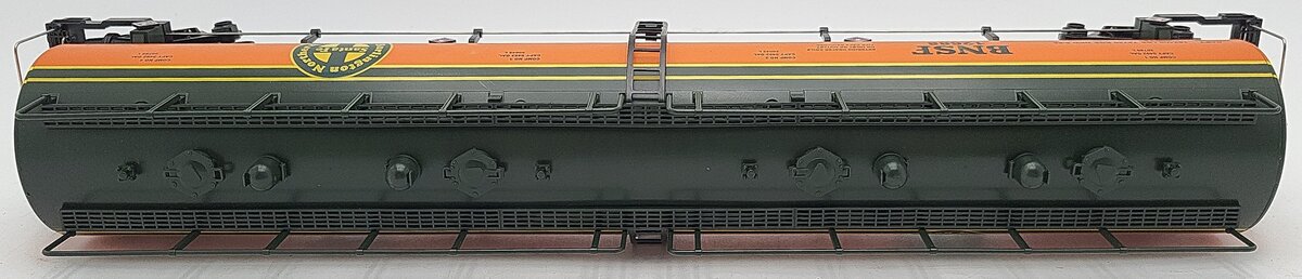 MTH 20-96010 O Gauge BNSF 20K Gallon 4-Compartment Tank Car #12688 EX