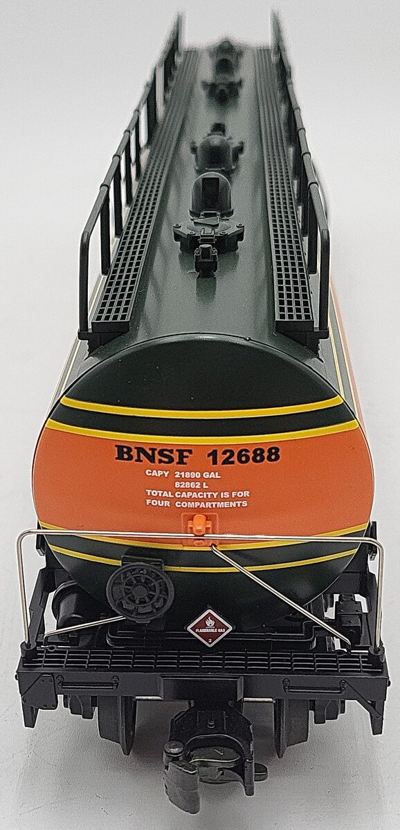 MTH 20-96010 O Gauge BNSF 20K Gallon 4-Compartment Tank Car #12688 EX