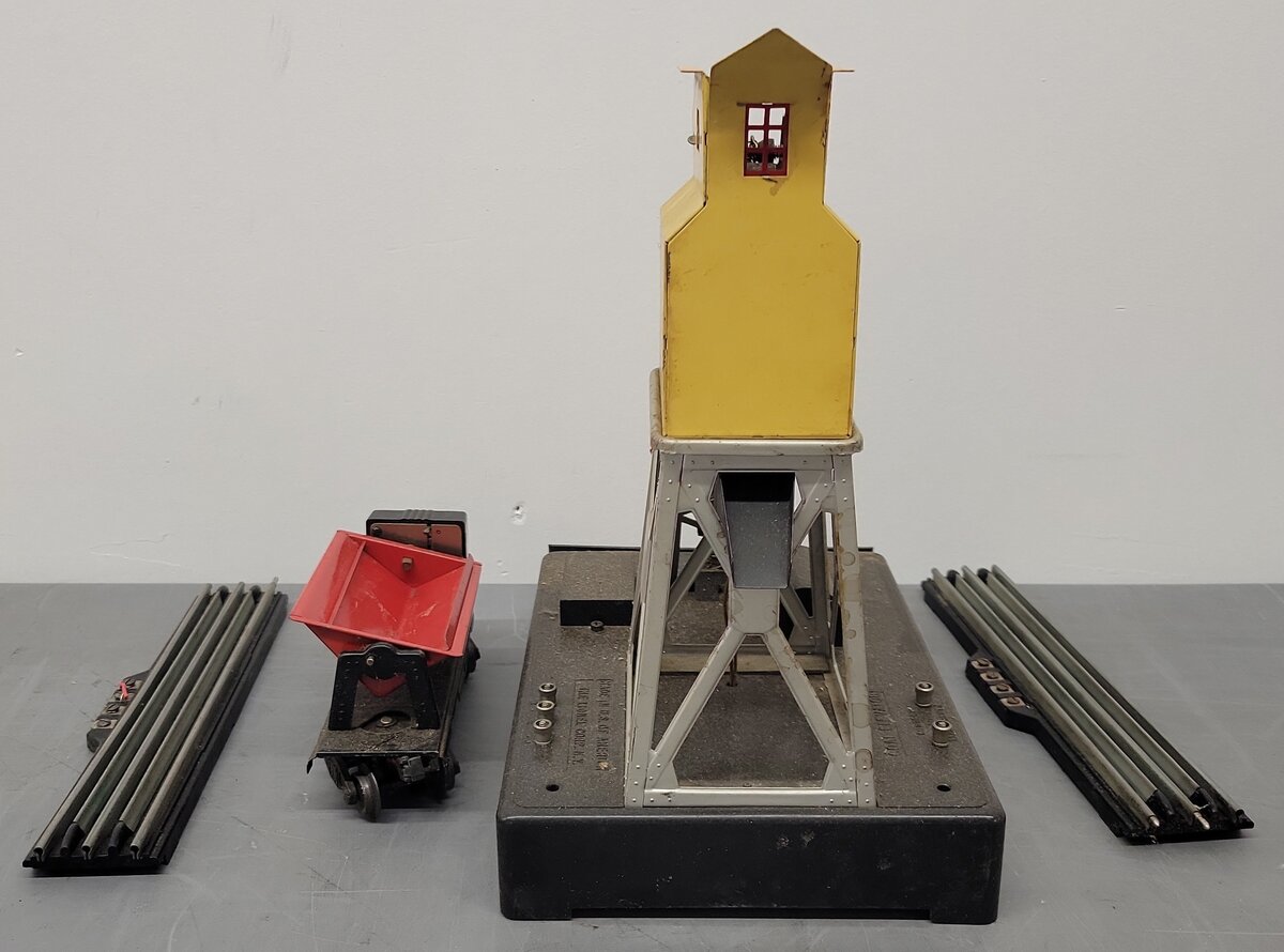 Lionel O Gauge Vintage Coal Loader & Remote Control Track Sections [4] VG