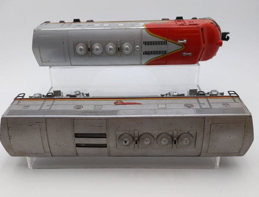 Lionel 2383 Vintage O Gauge Santa Fe F-3 AB Diesel Locomotives VG