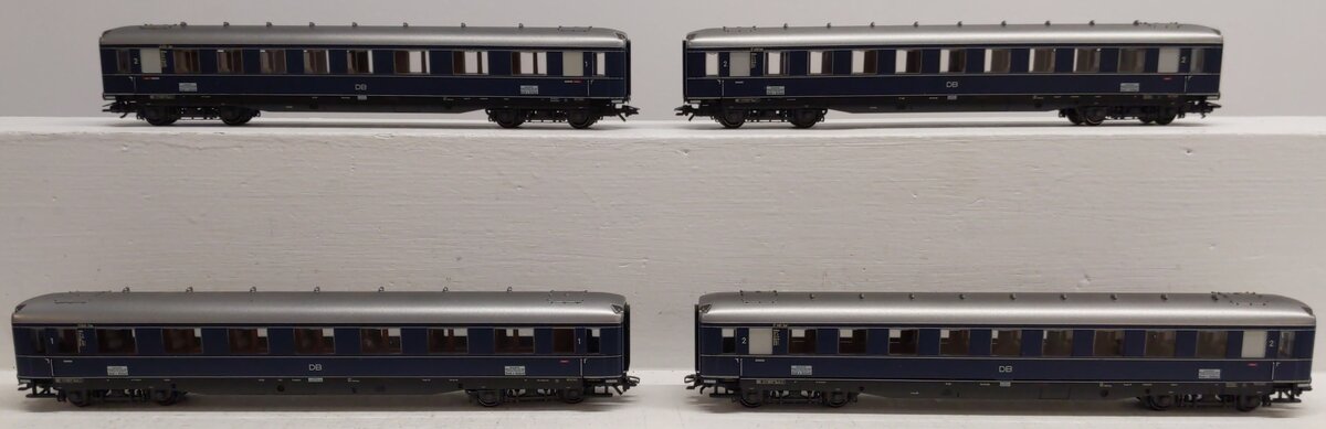 Marklin HO Scale DB Passenger Car Set (Set of 4) EX