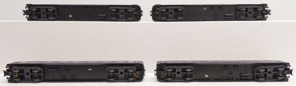 Marklin HO Scale DB Passenger Car Set (Set of 4) EX