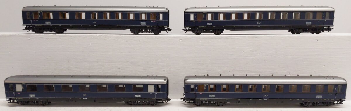 Marklin HO Scale DB Passenger Car Set (Set of 4) EX