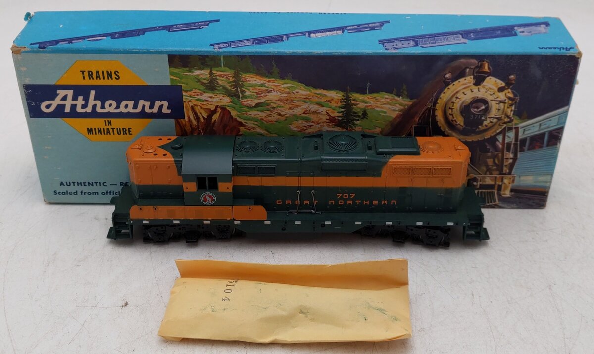 Athearn 3157 HO Scale Great Northern GP-9 Diesel Locomotive #707 VG/Box
