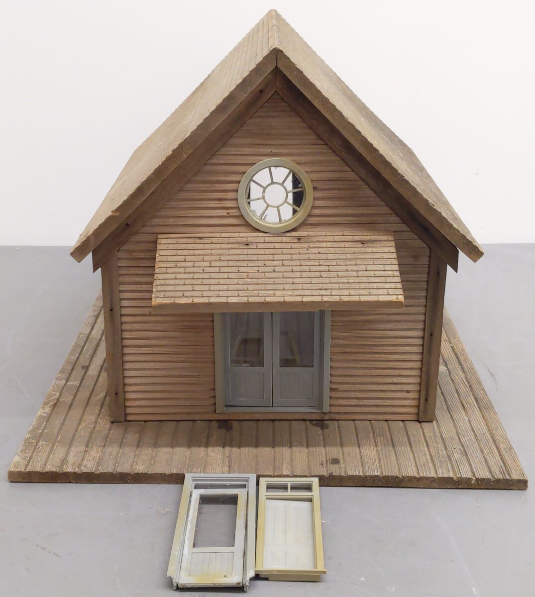 G Scale Wooden Cabin - Custom Built VG