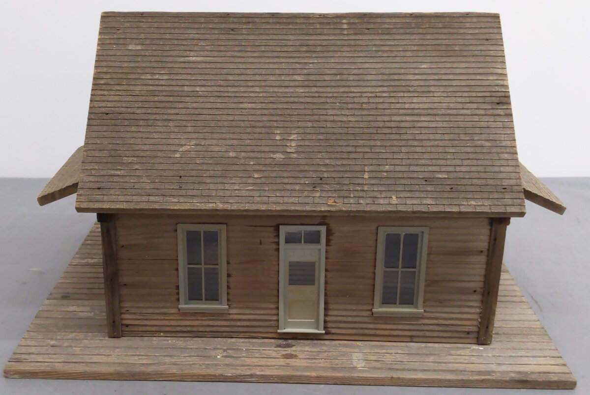 G Scale Wooden Cabin - Custom Built VG