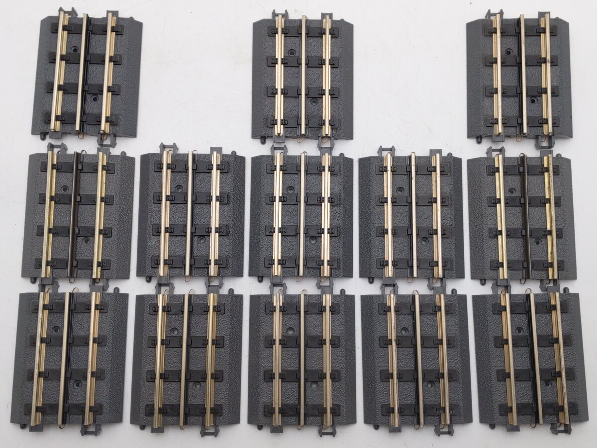 MTH 40-1018 RealTrax 3.5 Inch Hollow Rail Straight Track (13) EX