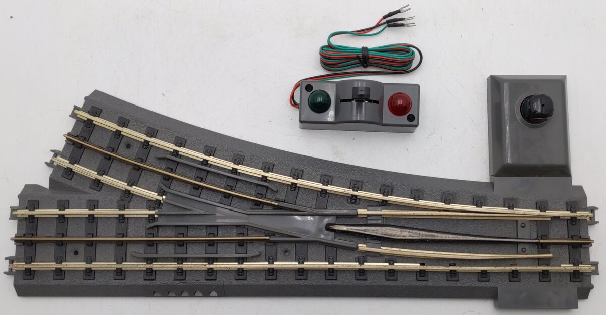 MTH 40-1020 O72 RealTrax Nickel Silver Right Hand Remote Switch Turnout  EX/Box