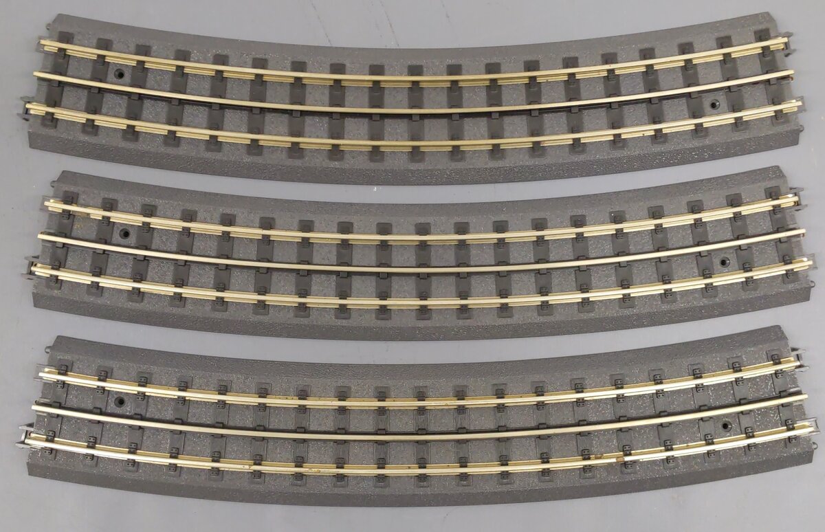 MTH 40-1082 RealTrax O82 Hollow Curved Track Sections (6) EX