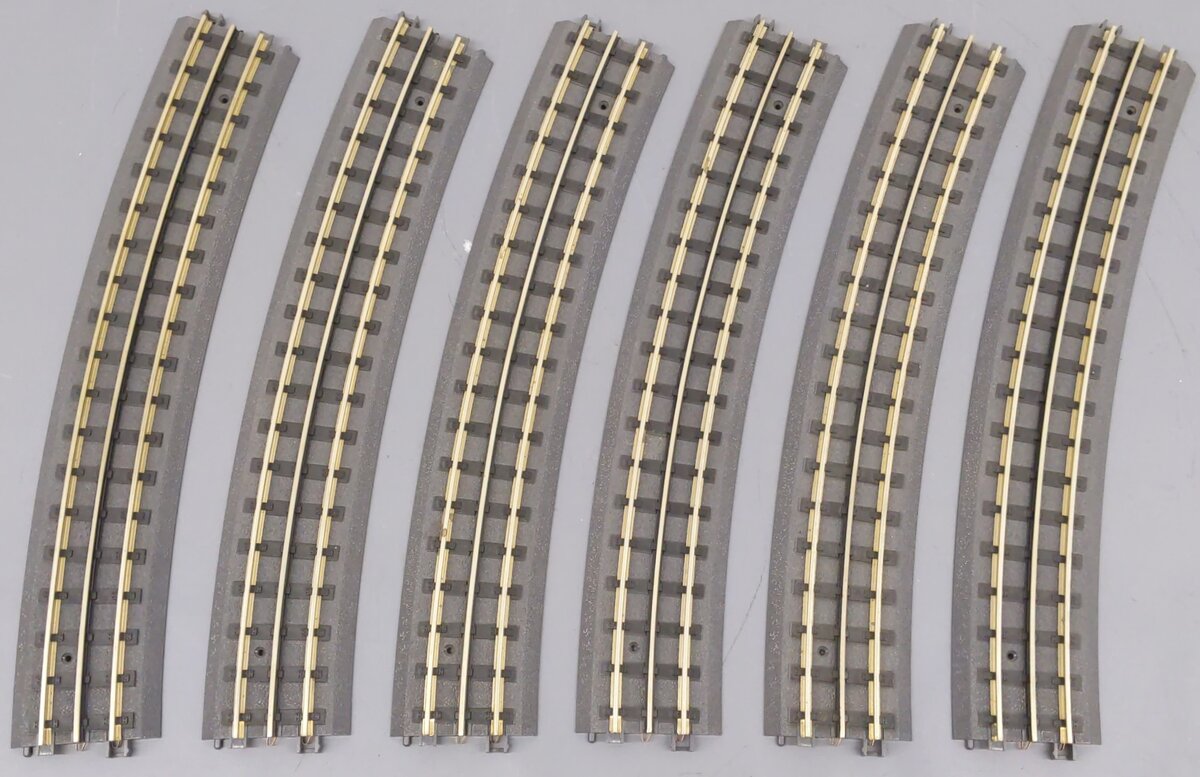 MTH 40-1082 RealTrax O82 Hollow Curved Track Sections (6) EX
