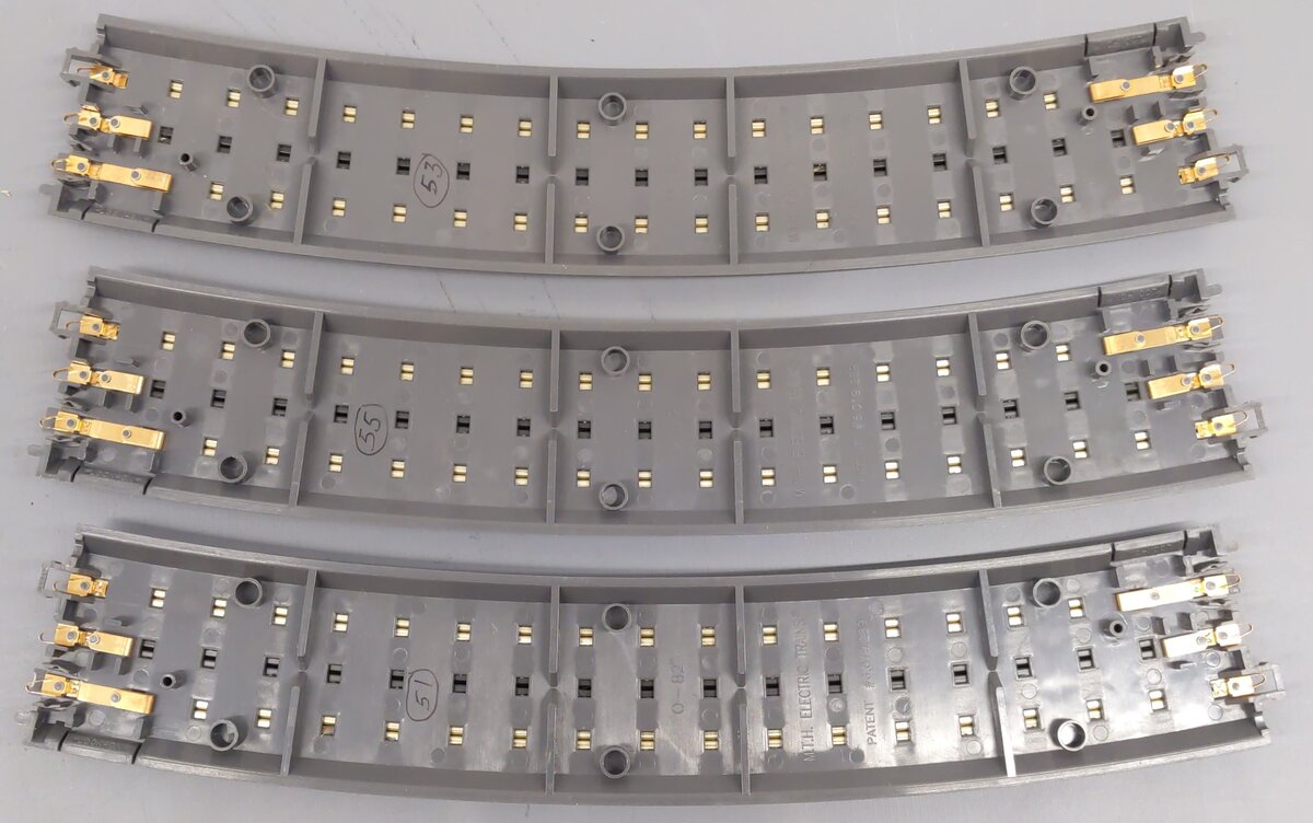 MTH 40-1082 RealTrax O82 Hollow Curved Track Sections (6) EX
