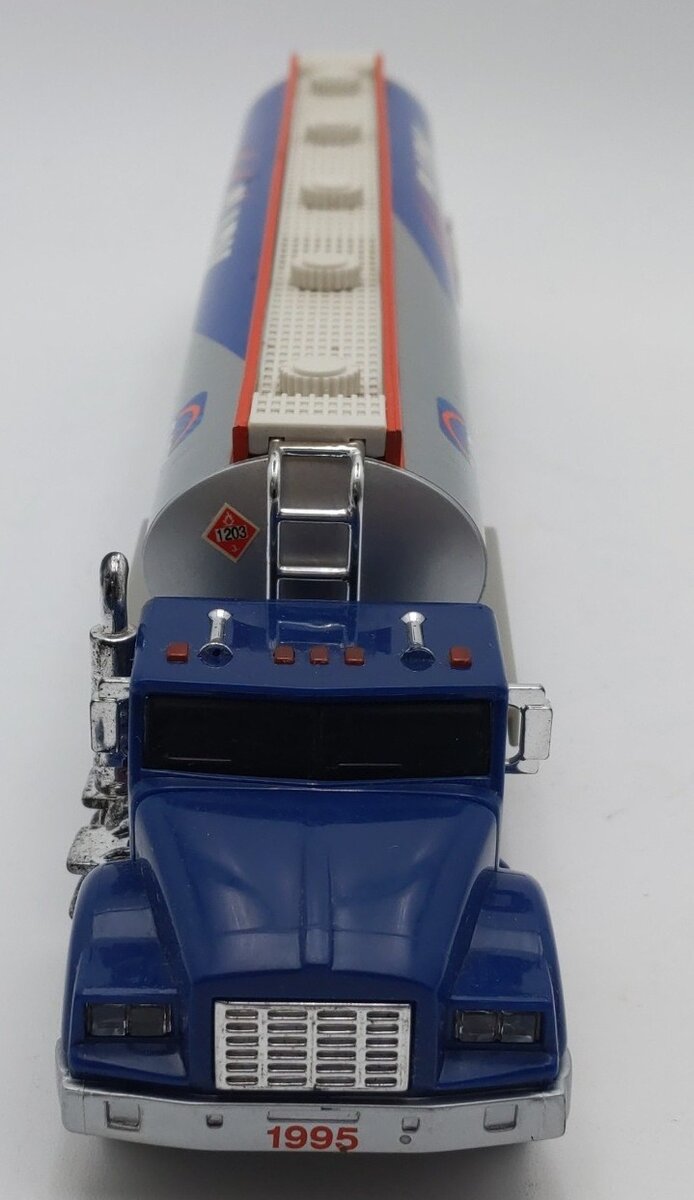 Clark 1995 Clark Diecast 1/64 Scale Limited Edition Toy Tanker Truck EX/Box