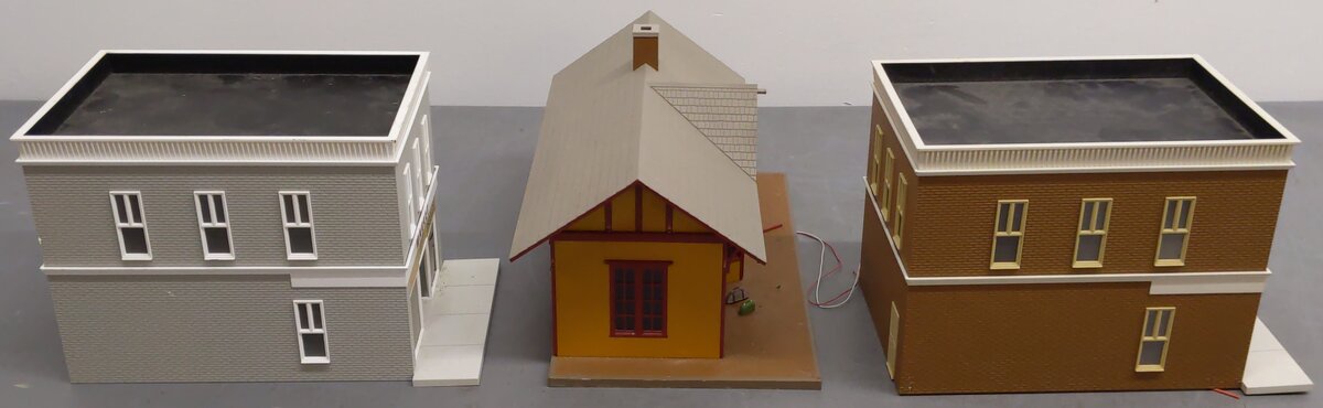 Lionel O Gauge Assorted Layout Buildings [3] EX
