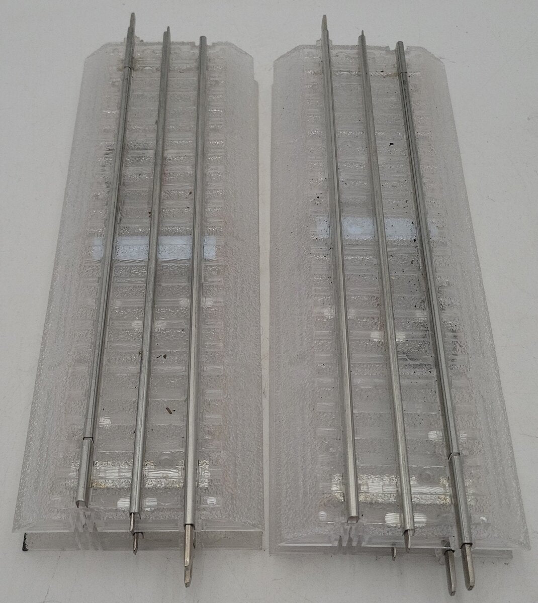 Lionel 2025010 O Gauge 10" Straight Fastrack w/ Multi-Colored Lights (Pack of 4) VG