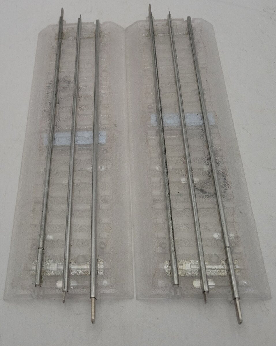 Lionel 2025010 O Gauge 10" Straight Fastrack w/ Multi-Colored Lights (Pack of 2) EX