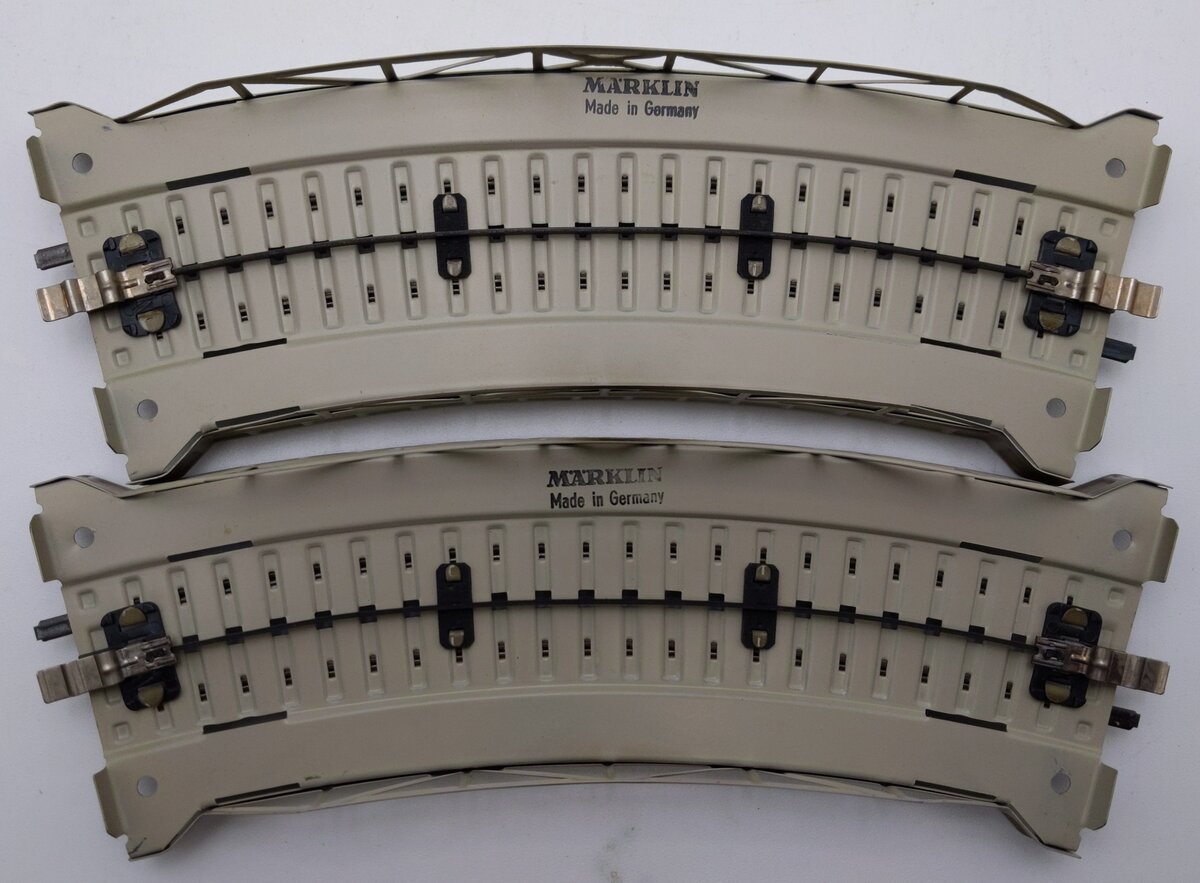 Marklin 7167 HO Scale Curved Approach Section 2-Pk VG/Box