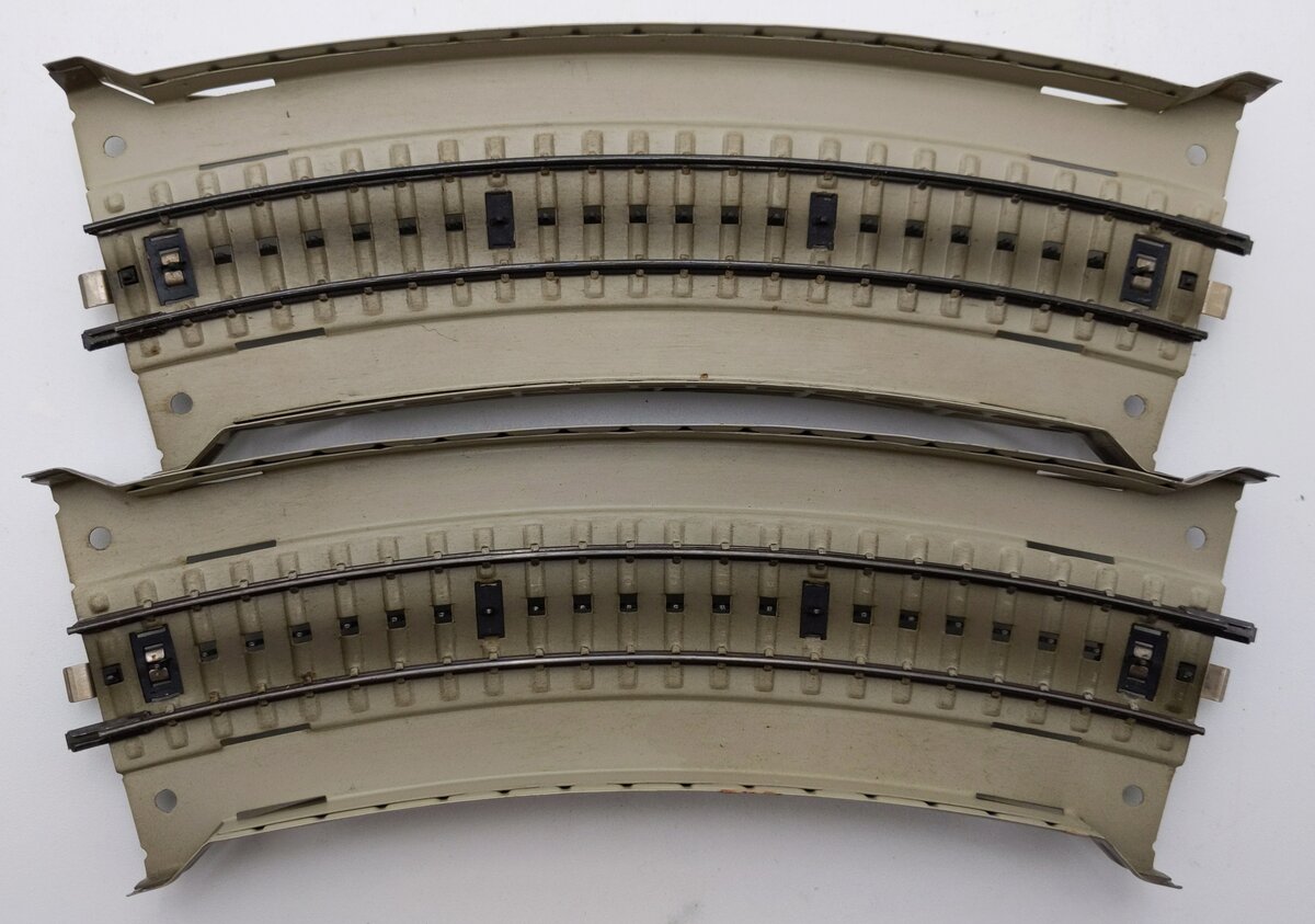 Marklin 7167 HO Scale Curved Approach Section 2-Pk VG/Box